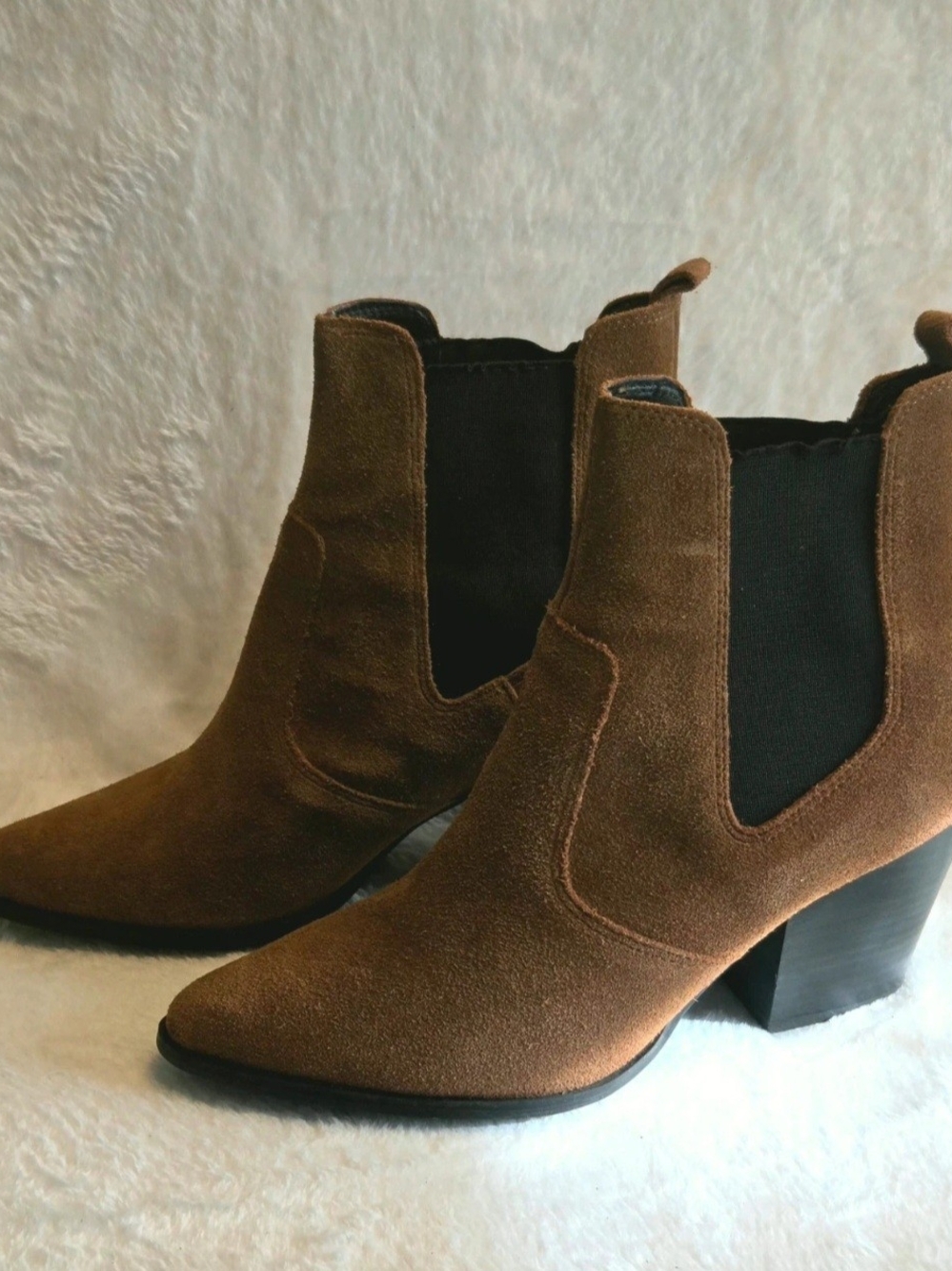 Steve Madden Patricia Chelsea Boots in chestnut suede Size 10